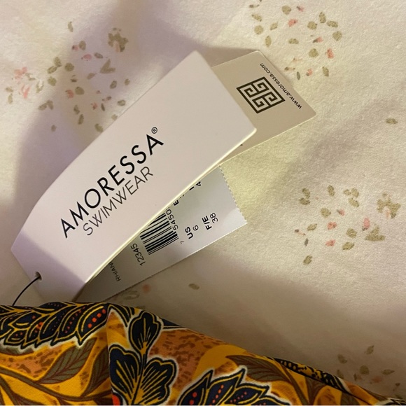 MiracleSuit Amoressa Gold Dust Rhiannon Dream One Piece NWT - Picture 7 of 8